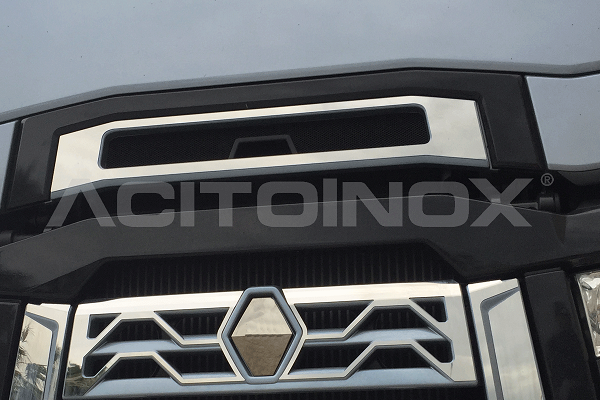 revestimiento calandra Renault T acero inoxidable