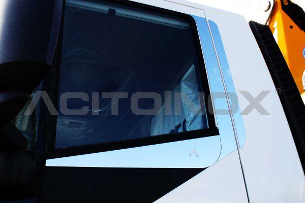 PERFIL CONTORNO VENTANA IVECO NEW TRAKKER