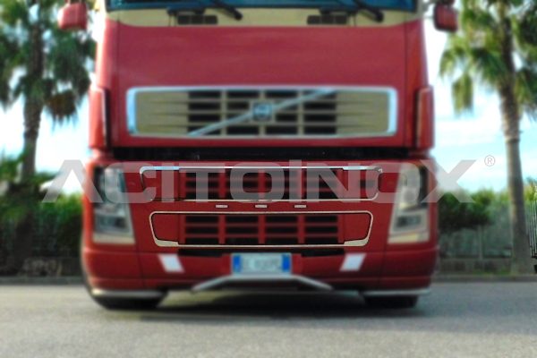 PERFIL CALANDRA INFERIOR ACERO INOXIDABLE VOLVO FH2