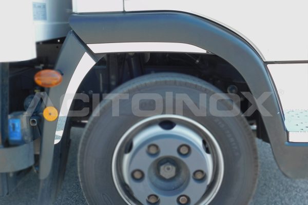 aplicacion guardabarros delantero lateral iveco eurocargo new model