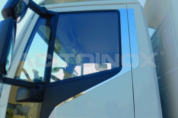 aplicacion revestimeinto puerta iveco eurocargo new model