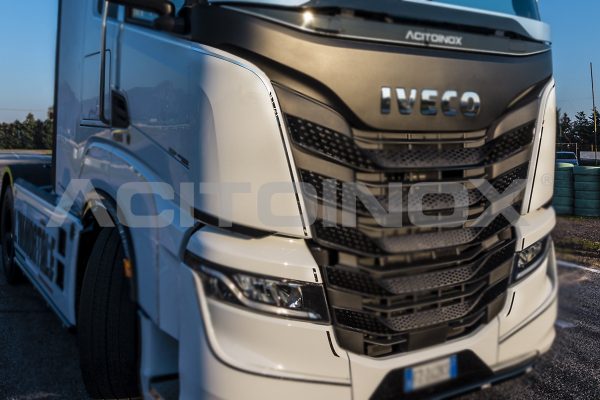 PERFIL CONTORNO CALANDRA IVECO S-WAY